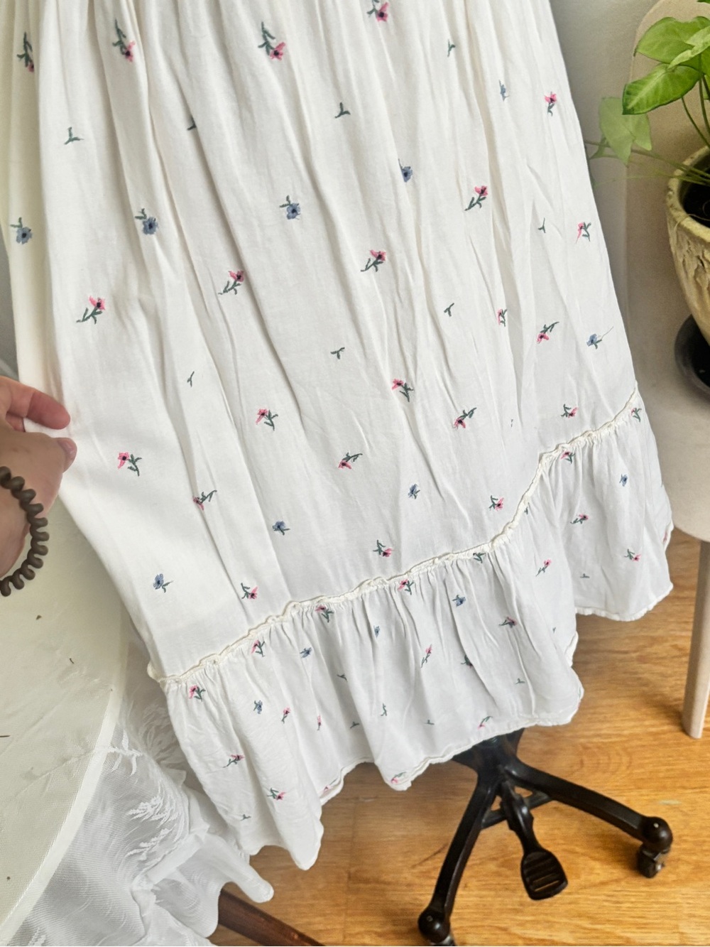 Old Navy 100% cotton Cream Maxi Dress with Multicolor Embroidery - Picture 3 of 9